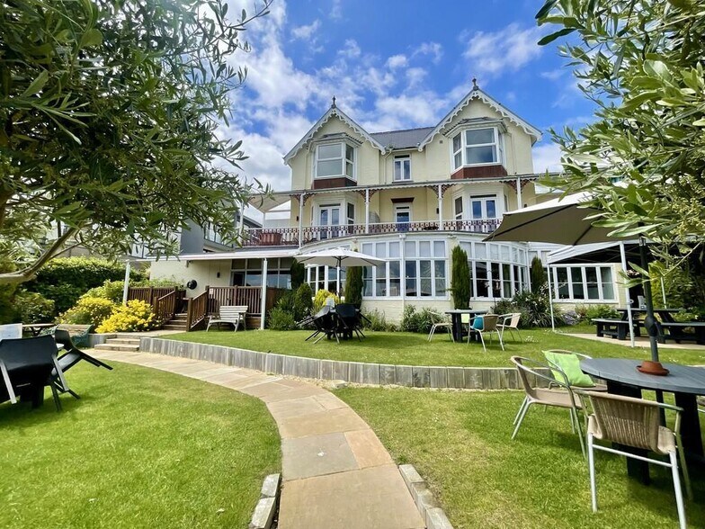 1 Queens Rd, Shanklin à vendre - Photo de l’immeuble – Image 2 sur 21