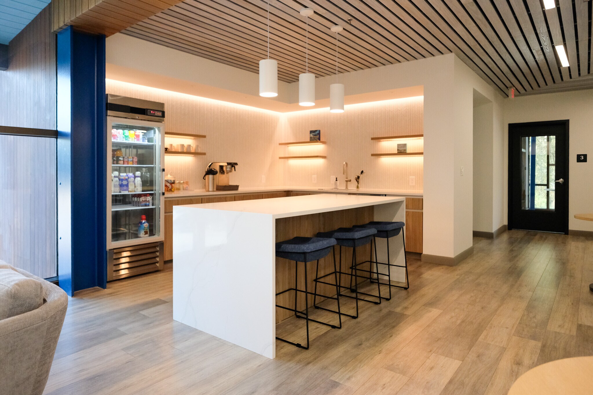 320 Wingo Way, Mount Pleasant, SC à louer Photo principale– Image 1 sur 31