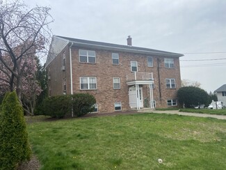 Plus de détails pour 90 Gum St, Nazareth, PA - Logement à vendre