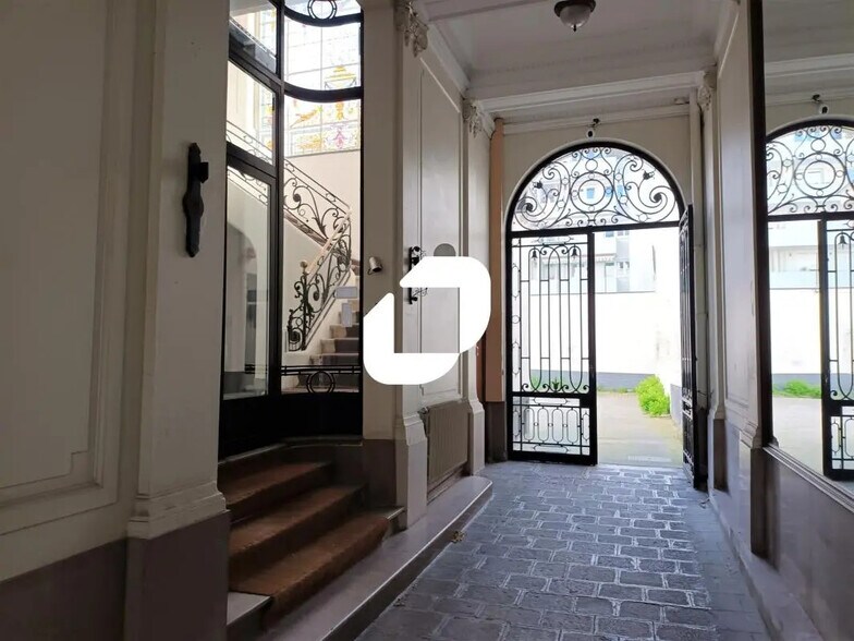 Bureau dans Lille à louer - Photo de l’immeuble – Image 2 sur 8