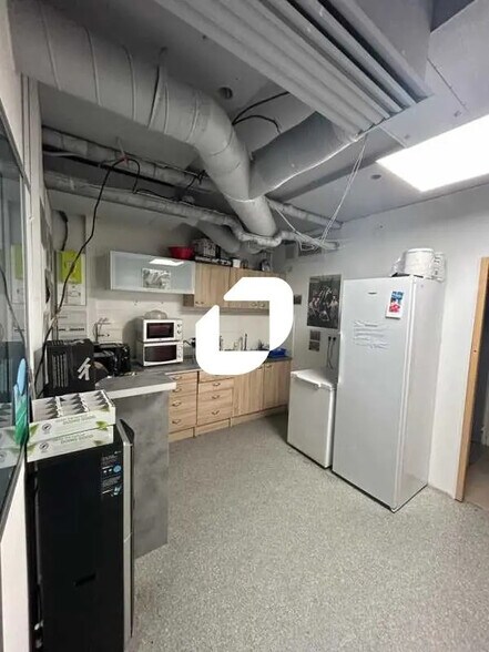 Bureau dans Pantin à louer - Photo de l’immeuble – Image 2 sur 13