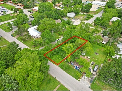 528 13th St, Huntsville, TX à vendre - Photo de l’immeuble – Image 1 sur 3