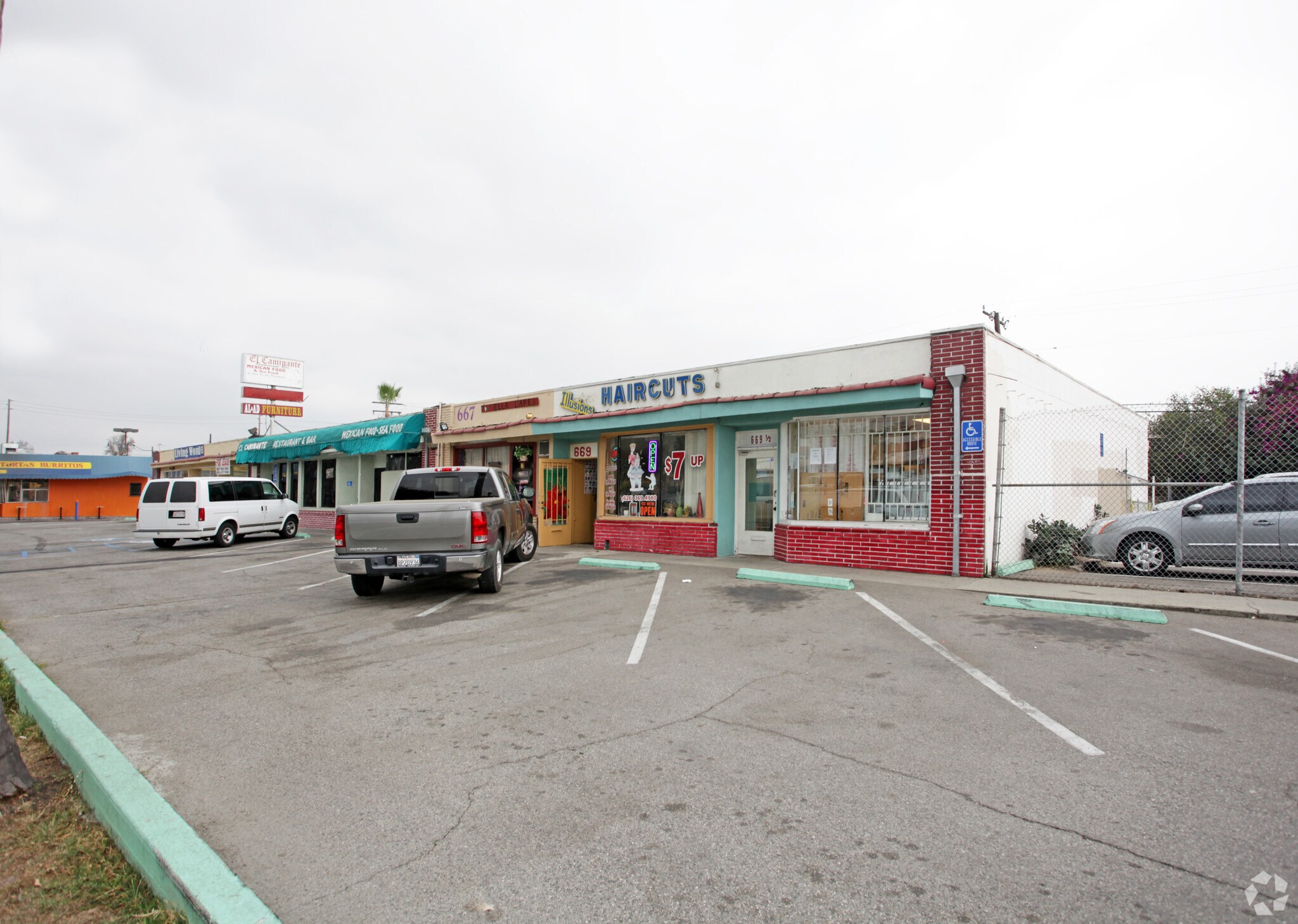 657-669 Glendora Ave, La Puente, CA à vendre Photo principale– Image 1 sur 31