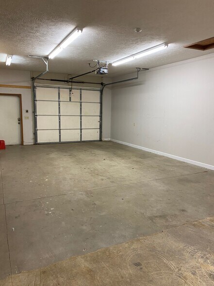 4291 Veterans Dr, Holt, MI à louer - Photo de l’immeuble – Image 2 sur 10