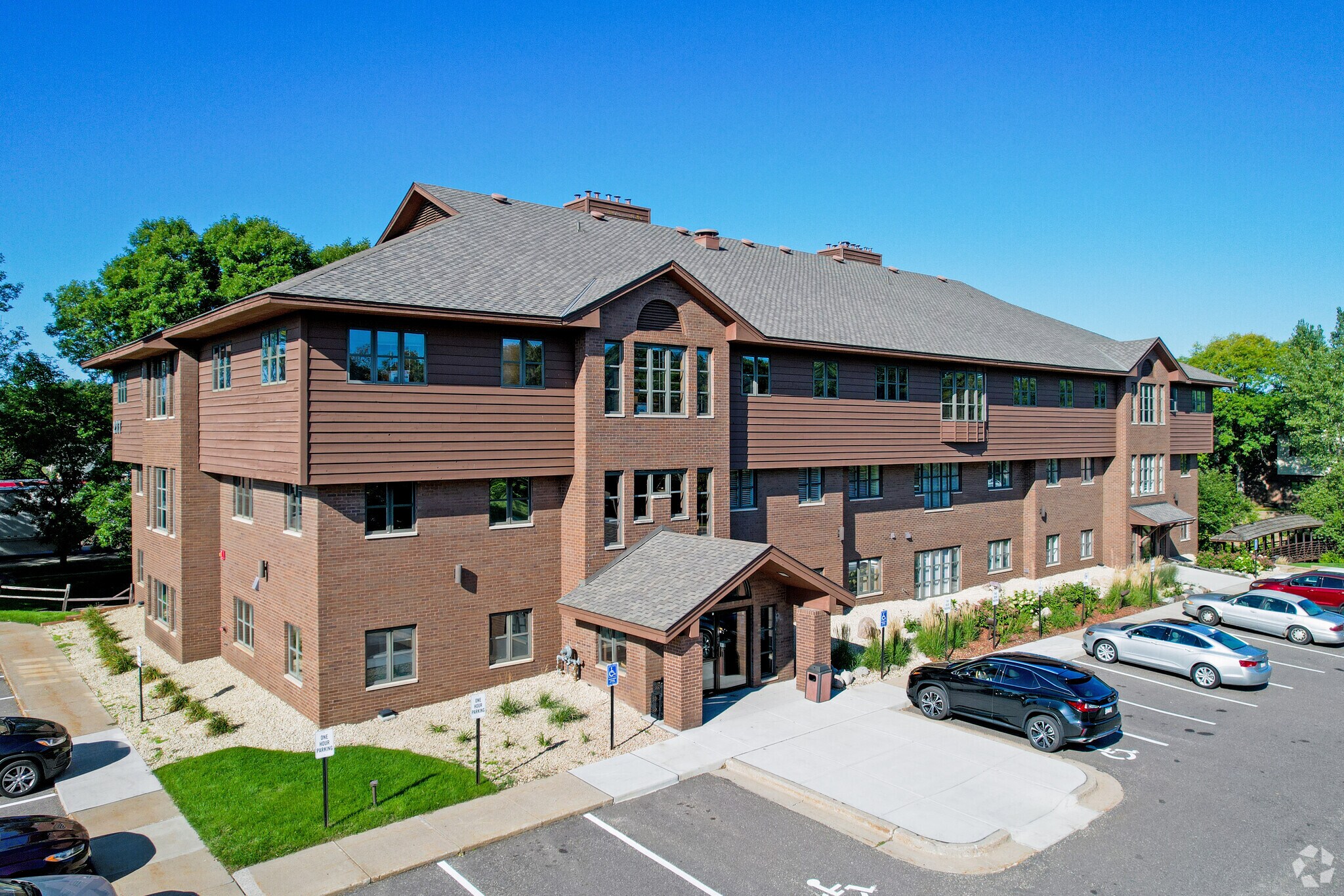 277 Coon Rapids Blvd NW, Coon Rapids, MN à louer Photo de l’immeuble– Image 1 sur 12