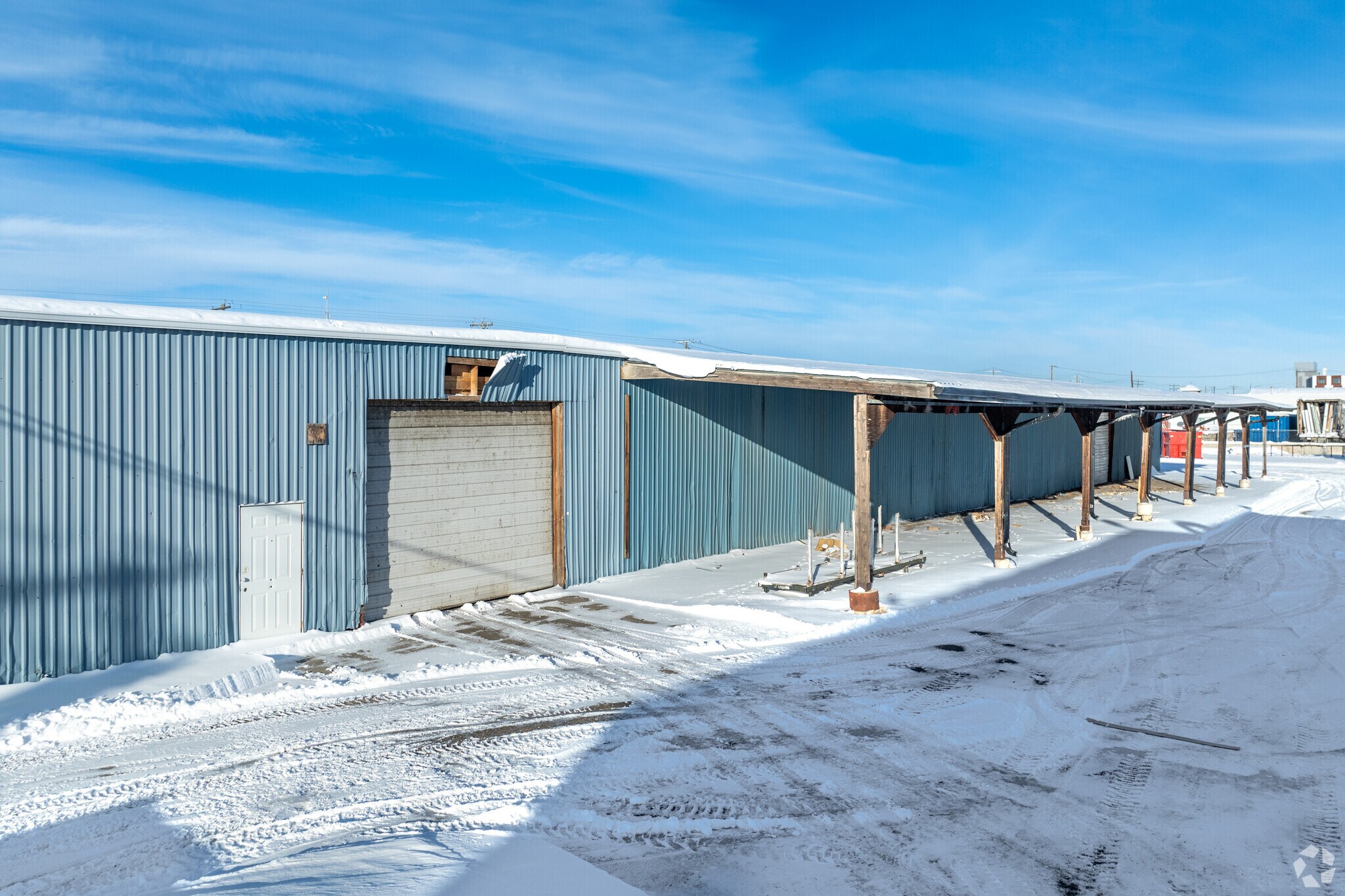 2134 50 St SE, Calgary, AB à louer Photo principale– Image 1 sur 4