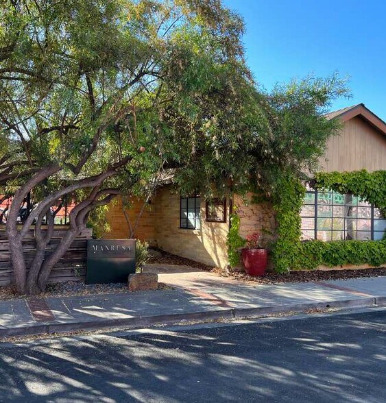 320 Village Ln, Los Gatos, CA à vendre - Photo de l’immeuble – Image 2 sur 12