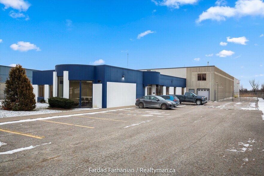 42 Cardico Dr, Whitchurch-Stouffville, ON à vendre - Photo de l’immeuble – Image 3 sur 75