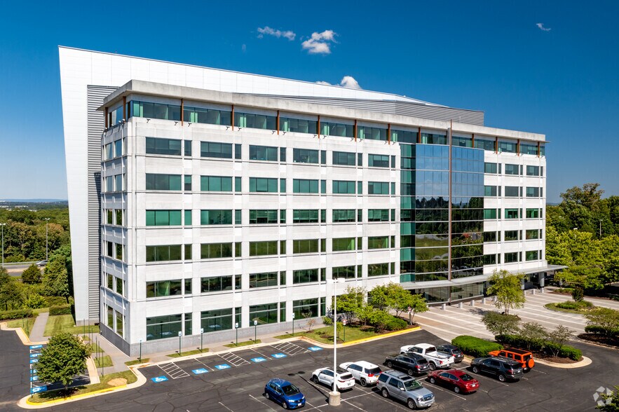 21000 Atlantic Blvd, Dulles, VA à louer - Photo principale – Image 1 sur 23