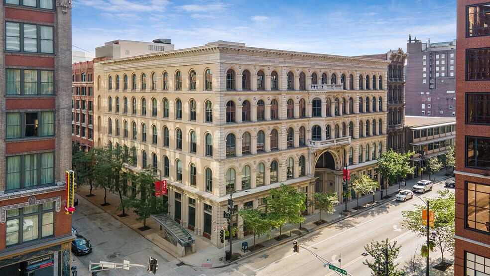 555 Washington Ave, Saint Louis, MO à louer - Photo de l’immeuble – Image 2 sur 18