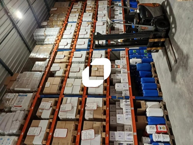 Local d'activités dans La Chapelle-sur-Erdre à vendre - Photo intérieure – Image 2 sur 8