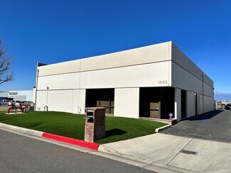 Plus de détails pour 1683 Commerce St, Corona, CA - Industriel/Logistique à louer