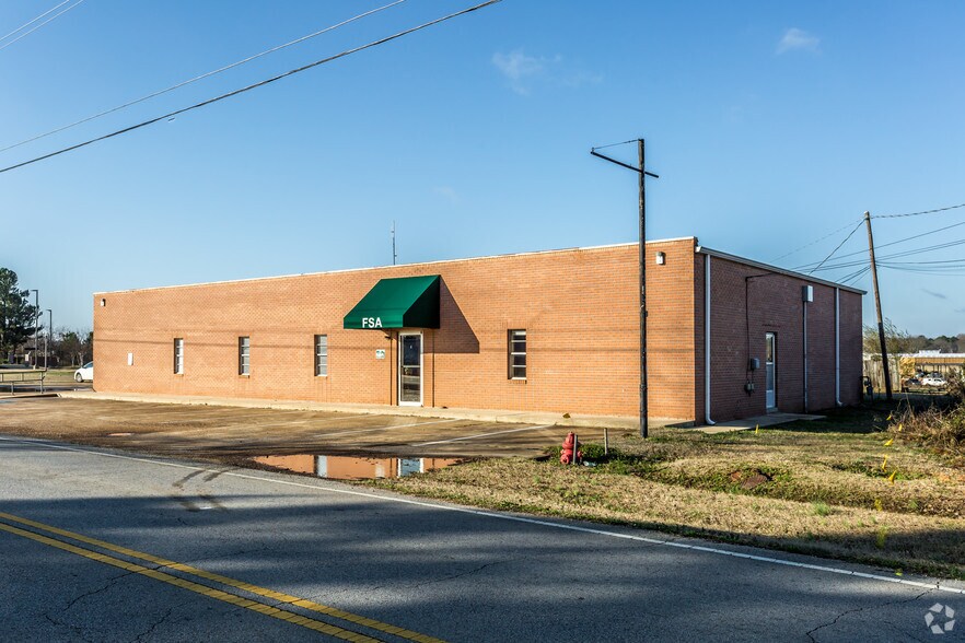 712 Coulter Dr, New Albany, MS à vendre - Photo de l’immeuble – Image 2 sur 55