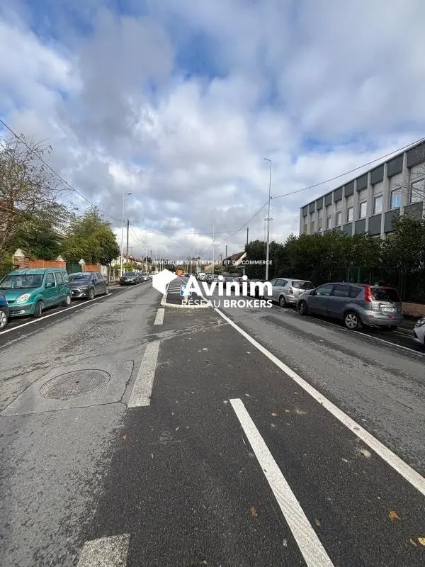 Bureau dans Neuilly-sur-Marne à louer Photo de l’immeuble– Image 1 sur 7