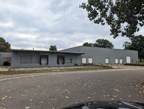 126 Avenue C, Springfield, MI à louer Photo intérieure– Image 2 sur 9