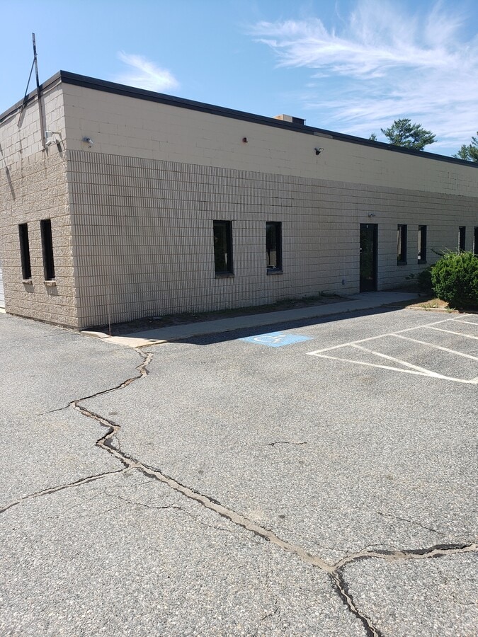 37 Lark Industrial Pky, Greenville, RI 02828 - Lot A - - Photo intérieure - Image 2 of 18