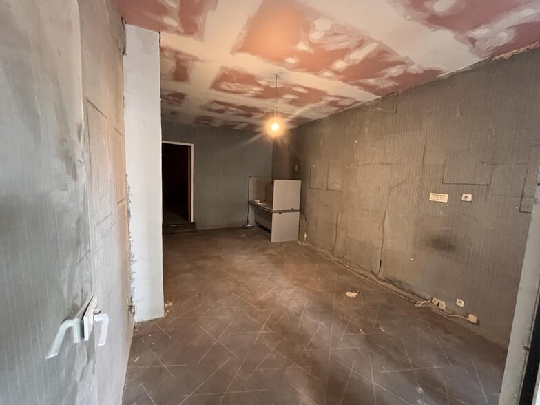 Local d'activités dans Toulon à vendre - Photo de l’immeuble – Image 3 sur 9