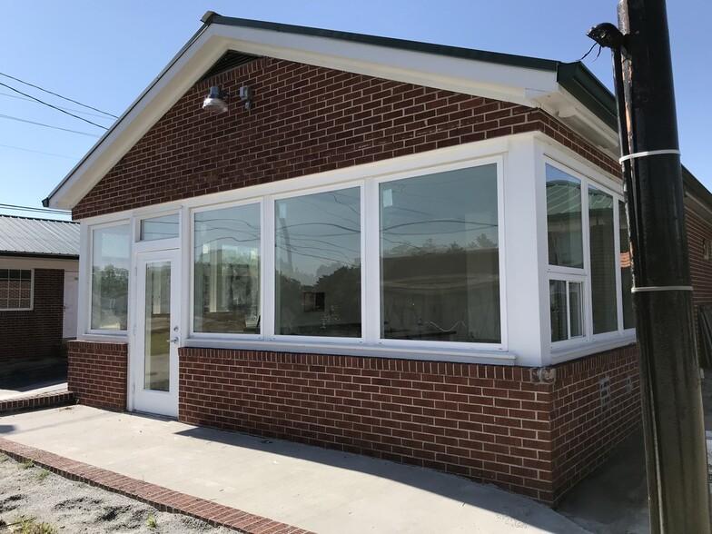 70 Felton Dr, Toccoa, GA à vendre - Photo de l’immeuble – Image 3 sur 5