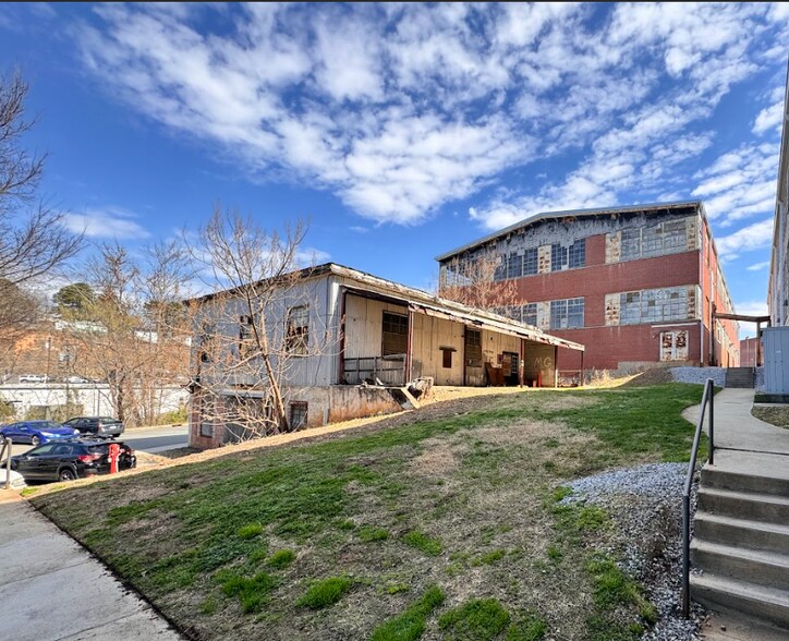 850 & 890 Chatham Rd, Winston-Salem, NC à vendre - Photo de l’immeuble – Image 2 sur 7