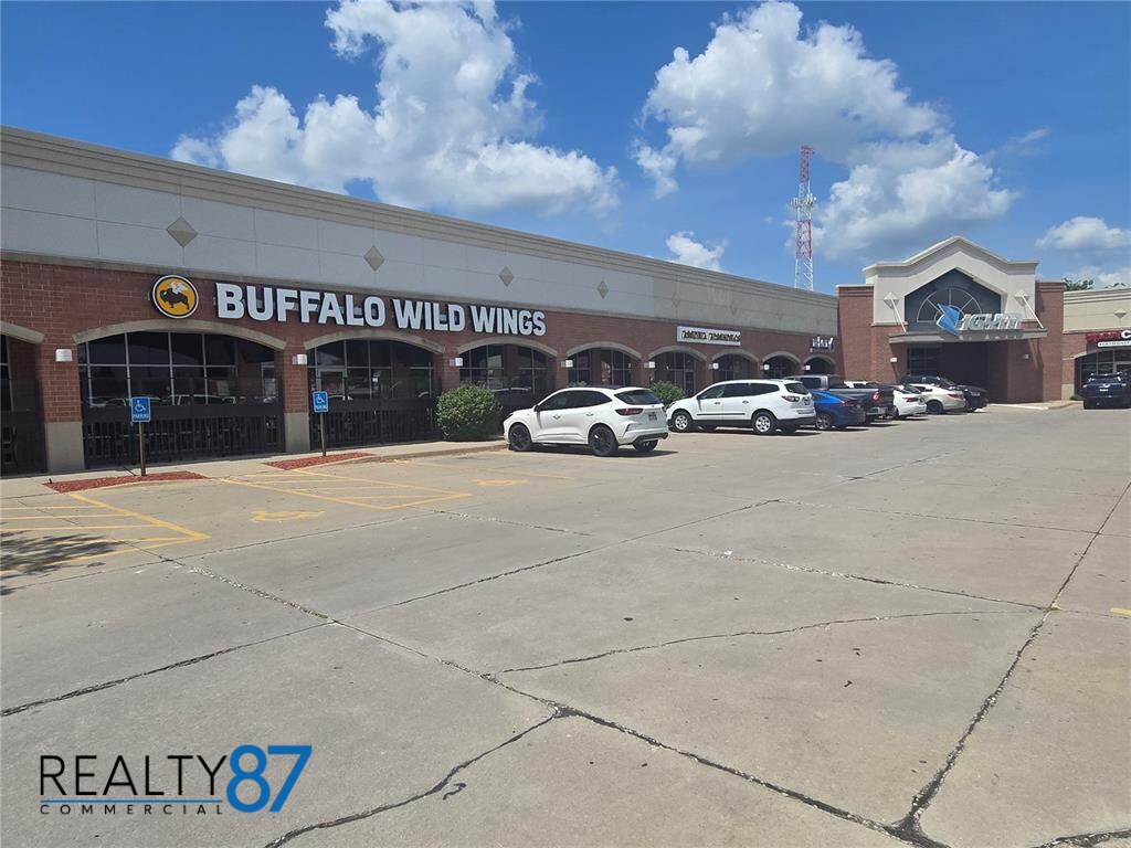 1100 Blairs Ferry Rd NE, Cedar Rapids, IA à louer Photo de l’immeuble– Image 1 sur 13