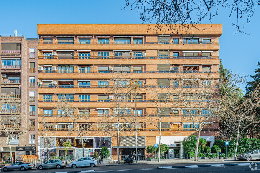 Avenida de Alberto Alcocer, 29, Madrid, Madrid à vendre - Photo de l’immeuble – Image 2 sur 2