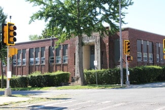 Plus de détails pour 242 Suffolk St, Holyoke, MA - Local d’activités à vendre