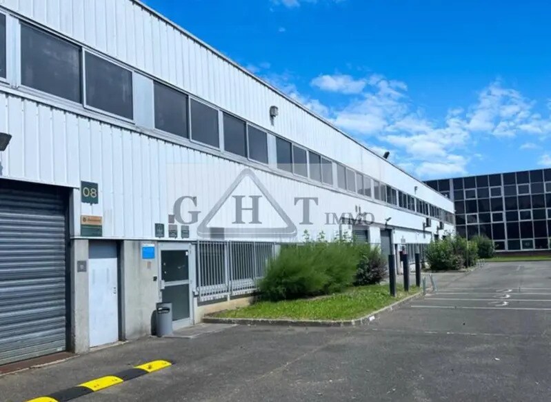 Industriel/Logistique dans Buc à vendre - Photo de l’immeuble – Image 3 sur 5