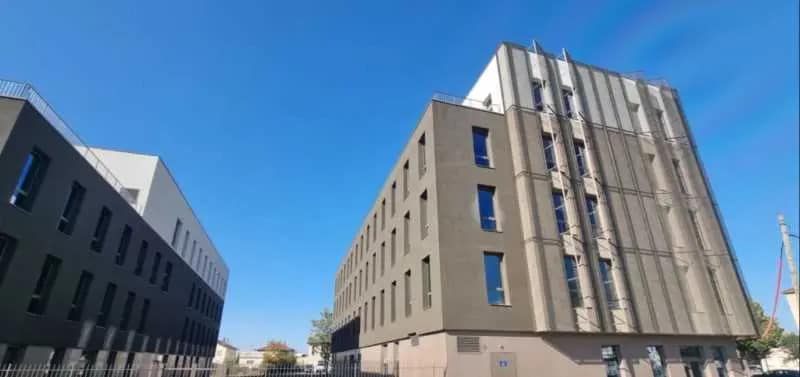 22 Avenue Jean Jaurès, Décines-Charpieu à louer - Photo de l’immeuble – Image 2 sur 3