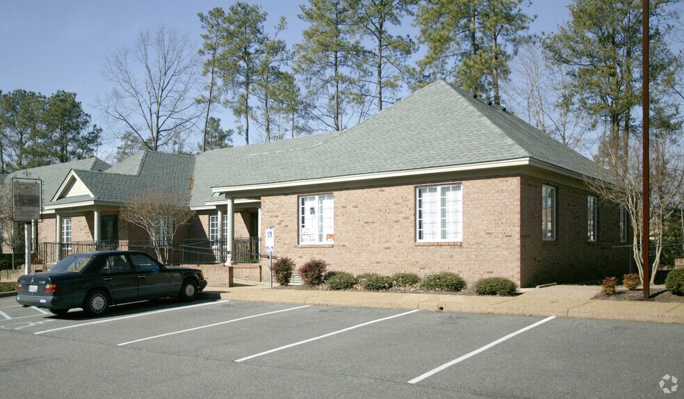 295 McLaws Cir, Williamsburg, VA à vendre - Photo de l’immeuble – Image 3 sur 4