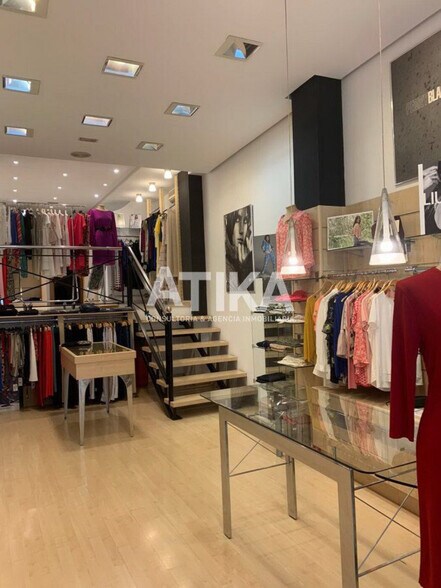 Local commercial dans València, Valencia à vendre - Photo de l’immeuble – Image 2 sur 5