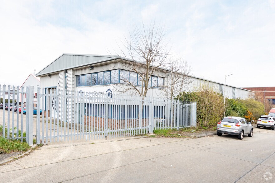 Wollaston Way, Basildon à louer - Photo de l’immeuble – Image 2 sur 2