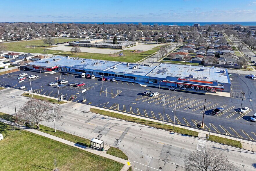 2027-2055 22nd Ave, Kenosha, WI à louer - Photo principale – Image 1 sur 17