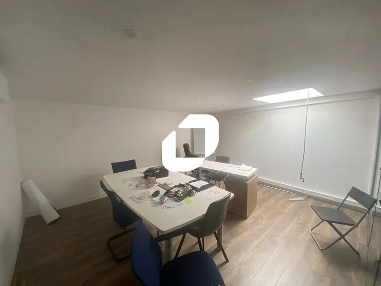 Local d’activités dans Marines à louer - Photo intérieure – Image 2 sur 6