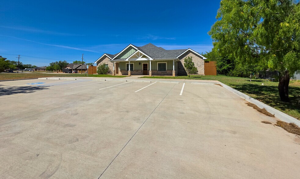 2426 Lincoln Dr, Abilene, TX à vendre - Photo de l’immeuble – Image 3 sur 4