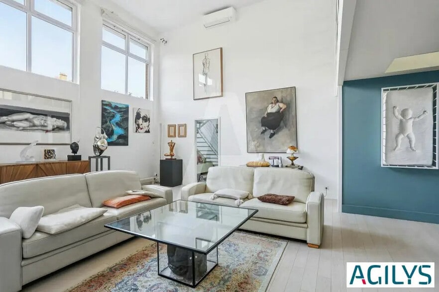 Local d'activités dans Ivry-sur-Seine à vendre - Photo de l’immeuble – Image 2 sur 12