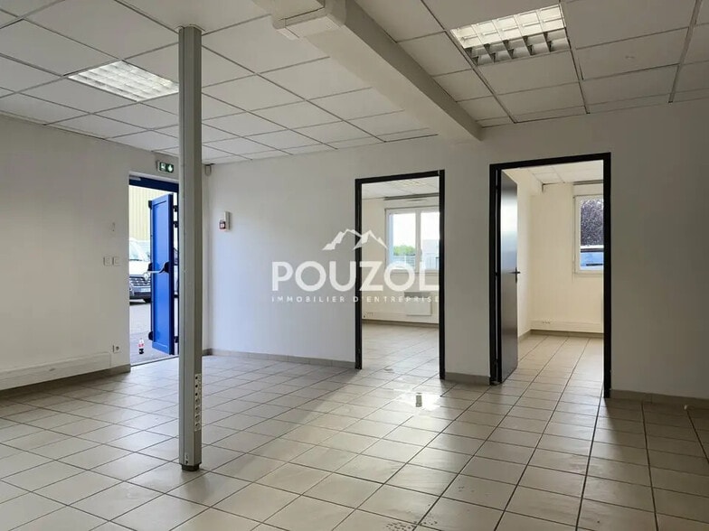 Local d’activités dans Clermont-Ferrand à louer - Photo de l’immeuble – Image 2 sur 13