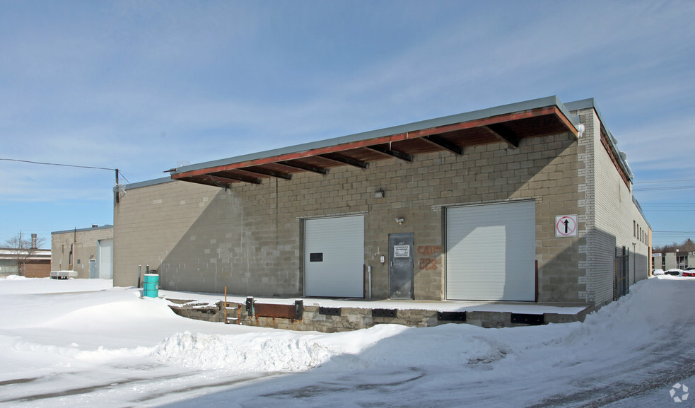 228 Midwest Rd, Toronto, ON à louer - Photo de l’immeuble – Image 2 sur 2