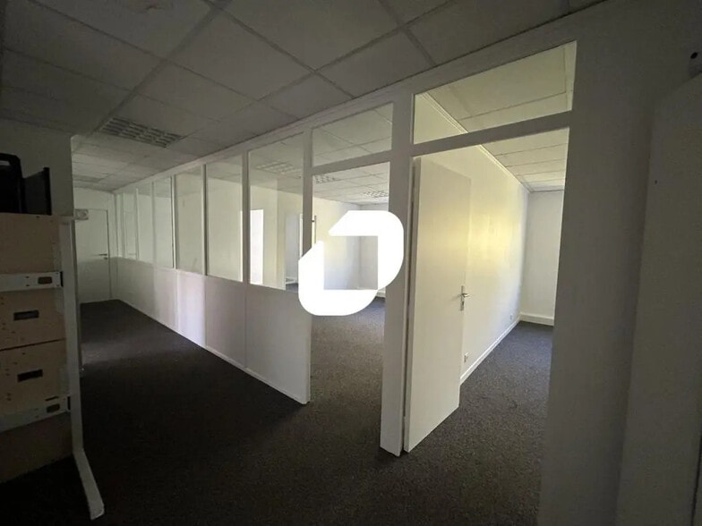 Bureau dans Noisy-le-Grand à vendre - Photo de l’immeuble – Image 2 sur 6