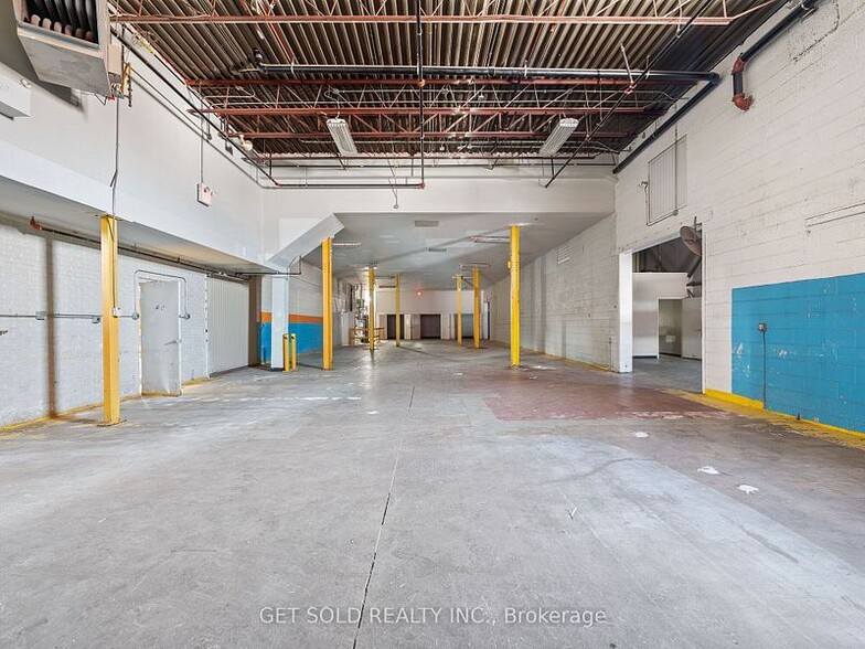 650-652 Fenmar Dr, Toronto, ON à vendre - Photo intérieure – Image 2 sur 6