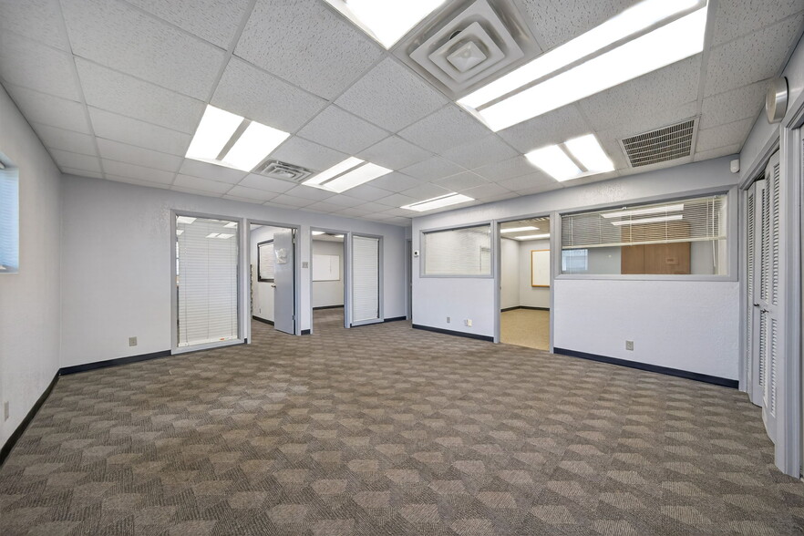 1102 W Laurel St, San Antonio, TX à louer - Photo intérieure – Image 2 sur 8