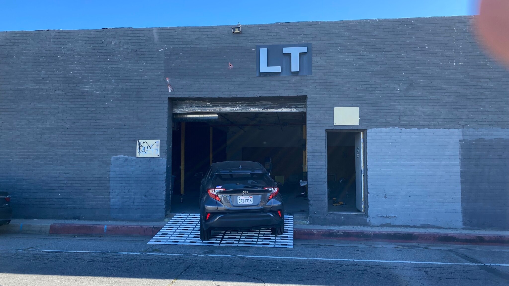 14855 Bessemer St, Van Nuys, CA à louer Photo intérieure– Image 1 sur 1