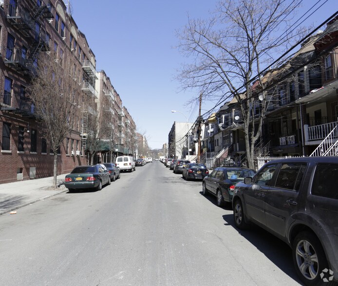 1335 College Ave, Bronx, NY à vendre - Photo de l’immeuble – Image 2 sur 4