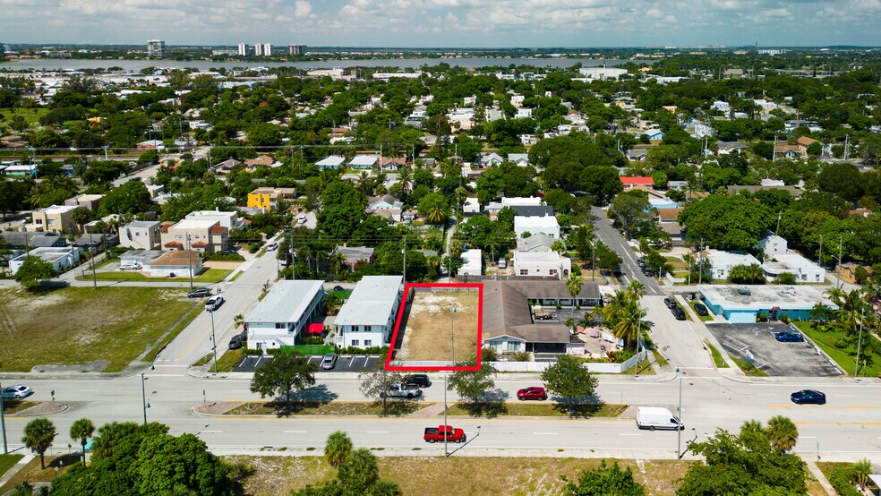 3201 Broadway, West Palm Beach, FL à vendre - Photo de l’immeuble – Image 3 sur 8