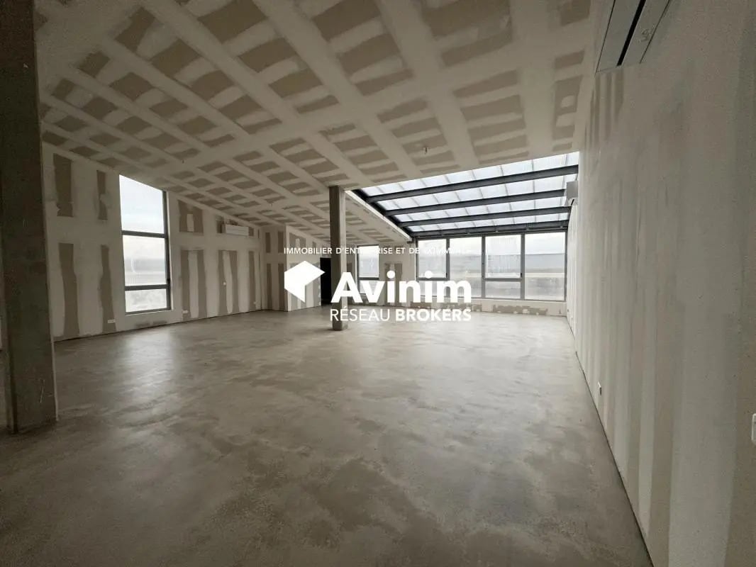 Local d’activités dans Bordeaux à louer Photo de l’immeuble– Image 1 sur 25