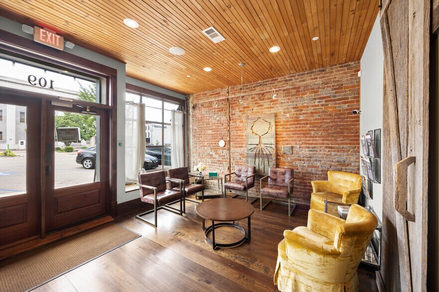 109 E Lafayette St, Jackson, TN à vendre - Hall d’entrée – Image 3 sur 30