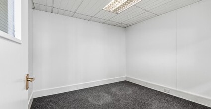 Unit 10 Wrens Court, 48 Victoria Rd, Sutton Coldfield à louer Photo intérieure– Image 1 sur 7