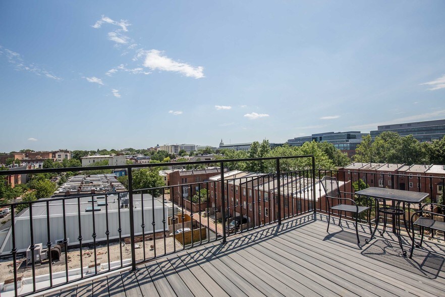335 H St NE, Washington, DC à vendre - Photo de l’immeuble – Image 2 sur 4