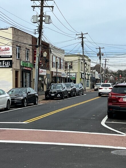 2740 Grand Ave, Bellmore, NY à louer - Photo de l’immeuble – Image 3 sur 6