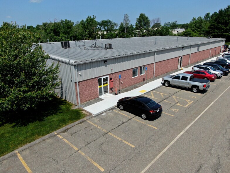 401 Cedar Hill St, Marlborough, MA à vendre - Photo de l’immeuble – Image 1 sur 5