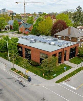Plus de détails pour 550 King St E, Kitchener, ON - Bureau à vendre
